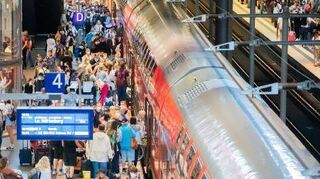Der Ein- und Ausstieg kostet laut Bahn viel Zeit.