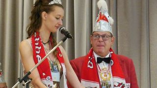 Die Seckenheimer Fasnachtsprinzessin „Heike II. aus dem Lobdengau“ mit Zabbe-Präsident Andreas Eder