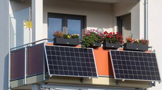 Die Stadt Mannheim will künftig auch kleine Photovoltaikanlagen für Balkone bezuschussen.