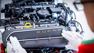 mid Groß-Gerau - Bei der Produktion eines so exklusiven und leistungsstarken Motors wie dem des Cupra Formentor VZ5 ist handwerkliches Können gefragt.