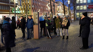 Auf dem Paradeplatz gab es am Mittwochabend eine spontane Solidaritätskundgebung für Lützerath. Es war aber nur eine kleine Gruppe.