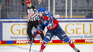 Taro Jentzsch #11 /  Adler  ,
Adler Mannheim vs. ERC Ingolstadt,
DEL Eishockey Adler Mannheim 22/23,
 © Copyright: AS Sportfoto / Soerli Binder, 
www. as-sportfoto.de,
