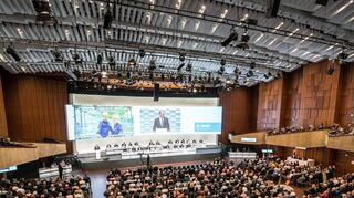 Werden Kongresszentren bald wieder so gut besucht sein wie vor Corona? Hier eine Szene aus der BASF-Hauptversammlung im Jahr 2019 in Mannheim.