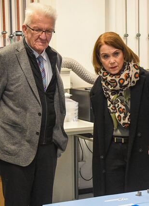 Ministerpräsident Kretschmann und Wissenschaftsministerin Olschowski zu Gast an der Hochschule Mannheim, um sich auch über das Projekt-Transformer zu informieren beim Besuch der Hochschule in Mannheim.

Foto © Ruffler *** Foto ist honorarpflichtig! *** Auf Anfrage in hoeherer Qualitaet/Aufloesung. Belegexemplar erbeten. Veroeffentlichung ausschliesslich fuer journalistisch-publizistische Zwecke. For editorial use only.
