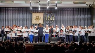 Der Gemischte Chor CanTonia der Teutonia, hier bei einem Auftritt im Oktober in der Feudenheimer Kulturhalle.