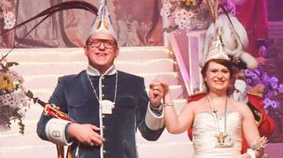 Jetzt zusammen im Amt: Stadtprinz Ben I. und Stadtprinzessin Daniela II. beim „Weißen Ball“ des Feuerio im Rosengarten Mannheim.