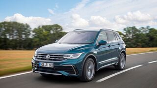 mid Groß-Gerau - Auf dem ersten Platz des SUV-Beliebtheitsrankings von AutoScout24 fährt der VW Tiguan vor.