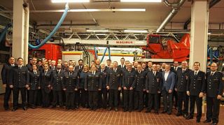 Aufstellung im Feuerwehrgerätehaus: Die diesjährige Versammlung der Ilvesheimer Feuerwehr stand im Zeichen des personellen Umbruchs.
