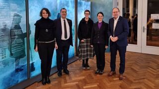Virginie Jouhaud-Neutard (v.l., Institut Français), Generalkonsul Gaël de Maisonneuve, Susanne Dess (VHS), Viola Skiba (REM) und Christian Specht.