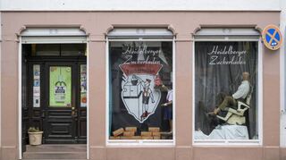 Den Zahnarztstuhl im Schaufenster des Heidelberger Zuckerladens in der Plöck kennen auch viele Touristen, weil er in Reiseführern steht.
