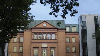 Das KFG war als einziges allgemeinbildendes öffentliches Gymnasium in Mannheim als G9-Schule zugelassen. Ende 2017 kündigte es den Ausstieg an.