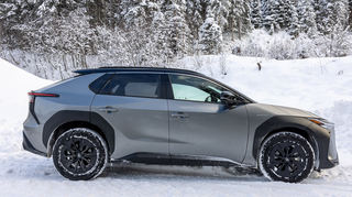mid Zillertal - Dank intelligentem Allradantrieb und Elektropower mit direkt anliegendem Drehmoment zeigt sich der bZ4X vor dieser Aufgabe unbeeindruckt.