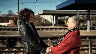 Lena Odenthal bekommt Besuch von ihrer Tante Niki, einer pensionierten Staatsanwältin.