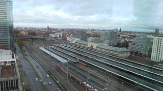 Aufgrund eines Oberleitungsschadens am Hauptbahnhof Mannheim ist der Zugverkehr am Mittwochmittag zeitweise eingestellt worden
