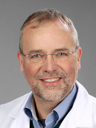 Matthias Dürken, Leitender Oberarzt der Klinik für Kinder- und Jugendmedizin.