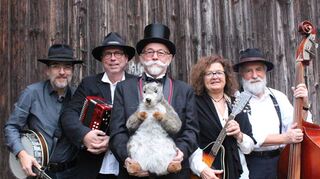 Die New Paltz Band mit Hauptmann Herbert Tiefel (Mitte).