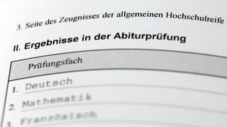 Um für ihr Wunschstudium zugelassen zu werden, hat eine 25-Jährige 2016 ihr Abschlusszeugnis fälschen lassen.