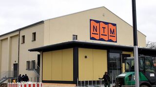 Das Foyer vorne ist ergänzt, das Gebäude komplett umgebaut: Das Alte Kino auf Franklin dient nun dem Schauspiel.