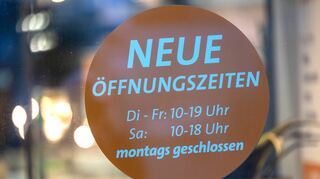 Montags geschlossen: Ein Modell, um den explodierenden Energiekosten Rechnung tragen zu können?