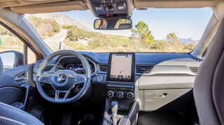 mid Malaga - Das Infotainmentsystem wird auf einem hochkant verbauten 9,3 Zoll Touchbildschirm präsentiert und reagiert flott auf Eingaben.