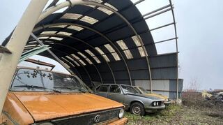 Der Autofriedhof in Neu-Edingen auf einem Bild vom 16. Januar: Die zwischenzeitlich wieder aufgenommene Räumung wurde vor wenigen Tagen gestoppt.