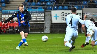 Waldhofs Dominik Martinovic erzielt hier in der 43. Minute das 1:1, mehr Zählbares wollte den Mannheimern danach aber nicht mehr gelingen.