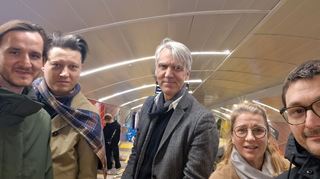 Die Mannheimer Delegation (v.l.): die Musiker Ziggy Has Ardeur und Konstantin Gropper, „MM“-Kulturchef Stefan M. Dettlinger sowie Kirsten Batzler und Fabian Burstein von der BUGA 23 in der Haifaer U-Bahn.