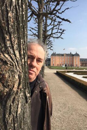 Sieht Neues kommen: Sidney Corbett im Schwetzinger Schlosspark.