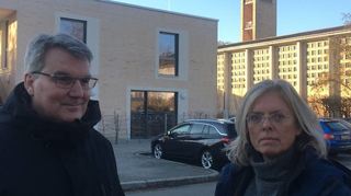 Bernd Hübner und Jutta Lindner vor der Kirche und dem Kinderhaus St. Pius: Das Buga-Parkkonzept macht ihnen große Sorgen.