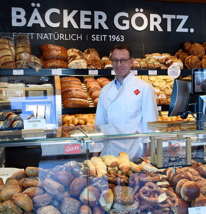 Peter Görtz in der Filiale, die sich auf dem Gelände der Ludwigshafener Zentrale befindet.