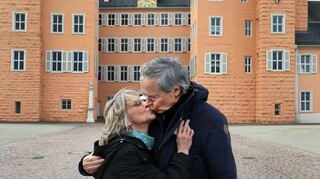 Küssen für freien Eintritt im Schloss Schwetzingen: Edith und Horst Schramm
