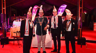 Im schönen neuen Ambiente: v. l. Bodo Tschierschke, Prinz Ben I., Michael Grötsch und Gerd Stolze beim Prinzenfrühstück im Palazzo.