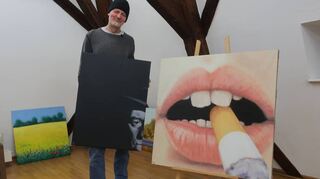 Ob Rapsfeld, Jean Gabin oder Mund mit Zigarette: Nils Linnebach stellt 27 Werke beim Heddesheimer Kunstverein aus.