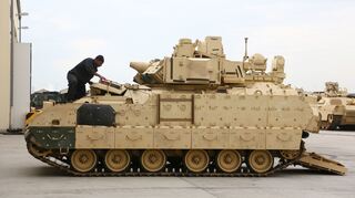 Der "M2 Bradley"-Schützenpanzer auf dem Gelände der Coleman-Kaserne. Das Foto stammt aus dem Jahr 2015.