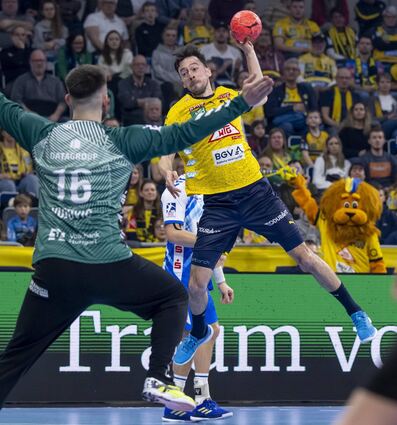 Für Patrick Groetzki (rechts, hier gegen den Stuttgarter Milan Vujovic ) und die Löwen ist in dieser Saison viel drin.