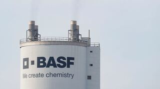 Der Chemiekonzerns BASF hat Stellenstreichungen angekündigt.