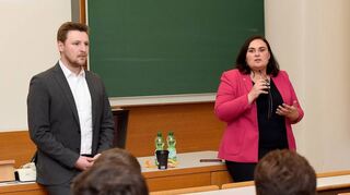 Kevin Leiser und Isabel Cademartori sitzen seit 2021 im Bundestag.