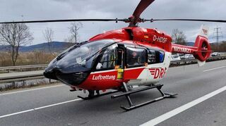 Auch Rettungshubschrauber sind im Einsatz.