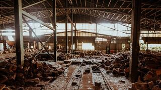 Diese alte Ziegelei ist eine Industrieruine. Eine Entwicklung des Geländes scheitert laut Zabels Recherchen an ihrer Lage im Überflutungsraum.