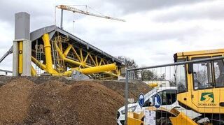 Die Baustelle am Hochwassersperrtor soll bald Geschichte sein.