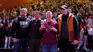 „Posieren“ vor 700 Fans im Cinemaxx (von links): Regisseur David Wnendt, Darsteller Aaron Maldonado Morales, Autor Felix Lobrecht und Rapper Luvre47.