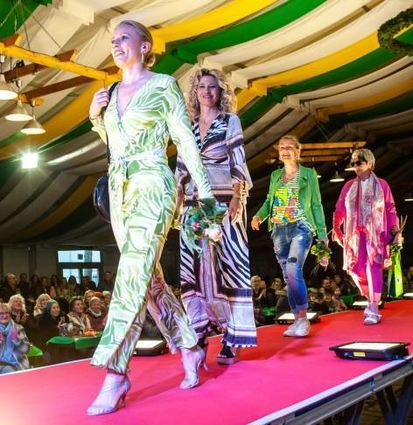 Mathaisemarkt-Modenschau: Der Sommer wird bunt.