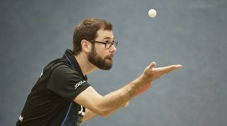 Aufschlag Richtung Aufstieg: TVB-Spieler Benjamin Brüderl war beim Sieg in Heppenheim sowohl im Doppel, wie auch in seinem Einzel erfolgreich.