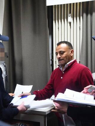 Geschäftsinhaber Tarek El Senosy findet es gut, dass es die Kontrollen gibt.