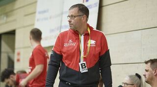 Trainer Frank Schmitt möchte mit seinem Team vermeiden, dass die SG Heddesheim nach dem bislang guten Auftreten in der Tabelle weiter abrutscht.