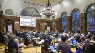 Der Heidelberger Gemeinderat (hier ein Bild vom November 2021) tagt in der Regel im Historischen Ratssaal in der Altstadt. Welche Aufgaben und Pflichten die Mitglieder haben, regelt die Gemeindeordnung.