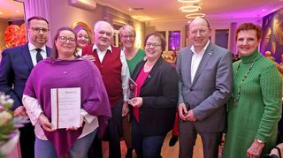 Landfrauen geehrt: v. l. Alexander Fleck, Beate Stroh, Tanja Stohmer, Wilhelm Heckmann, Gundi Heckmann, Susanne Spatz, Christian Specht, Moni Butzmann.