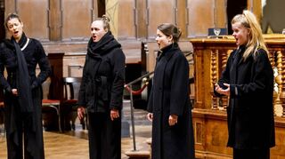 Skandinavisches Liedgut warm eingepackt dargeboten: Mit einem Konzert des in Mäntel gehüllten Vokalensembles „Sjaella“ aus Leipzig startet in der Dreifaltigkeitskirche die neue Kammermusikreihe „Speyer Resonanzen“, die an das erfolgreiche Kammer-musikfestival der Speyerer „Kontrapunkte“ anknüpft.