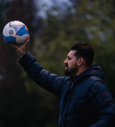 „Wir müssen gewinnen“, betont SG-Trainer Giovanni Marino.