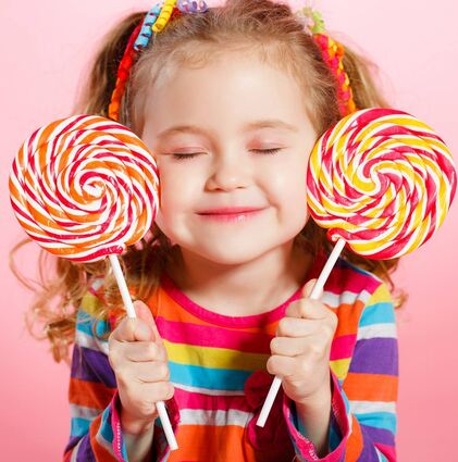 Viele Kinder können Süßigkeiten nur schwer widerstehen.